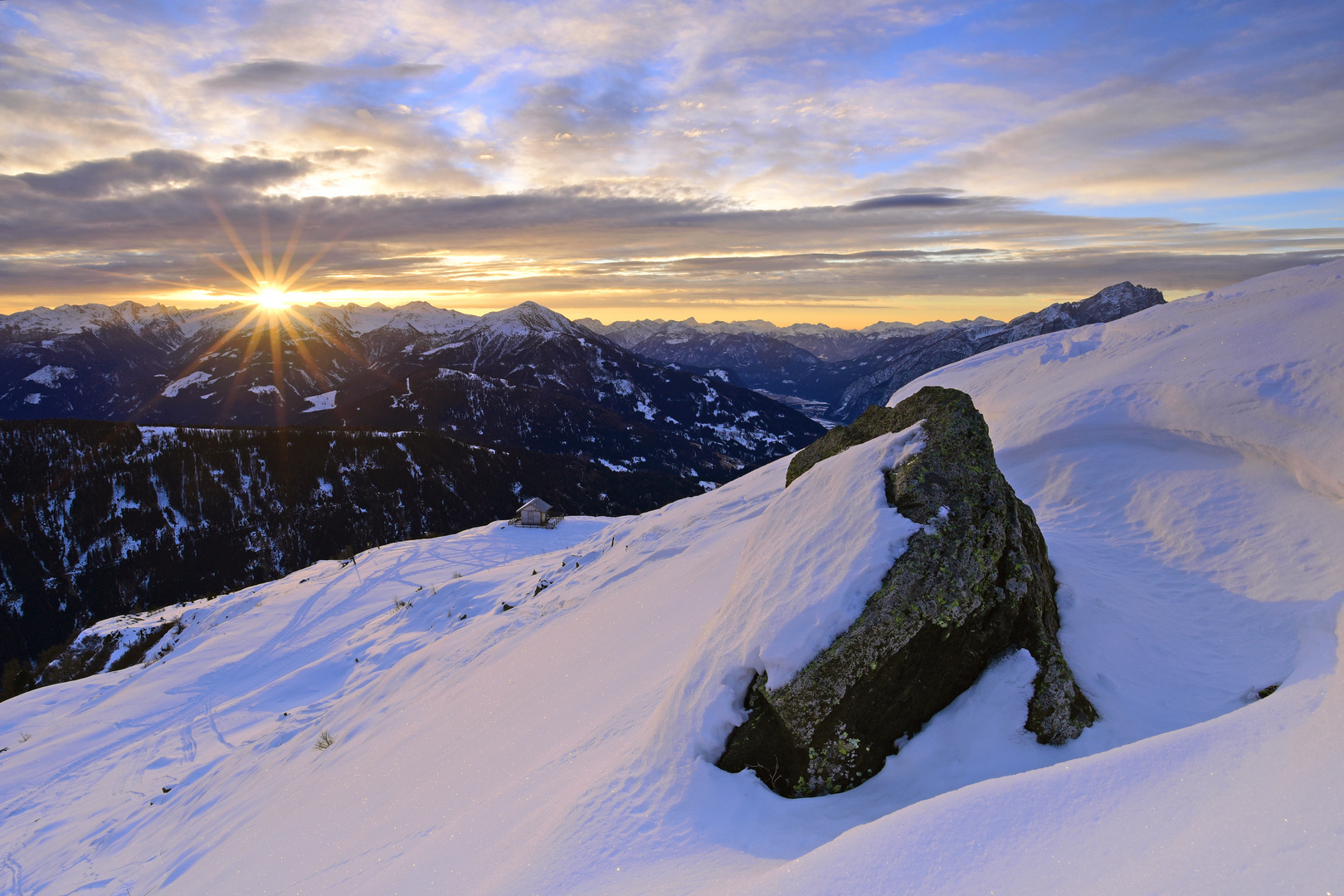 Der Tag erwacht mit hellem Sonnenschein.....