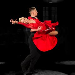 Der Tango, celebriert von Dmitry Zharkov und Olga Kulikova