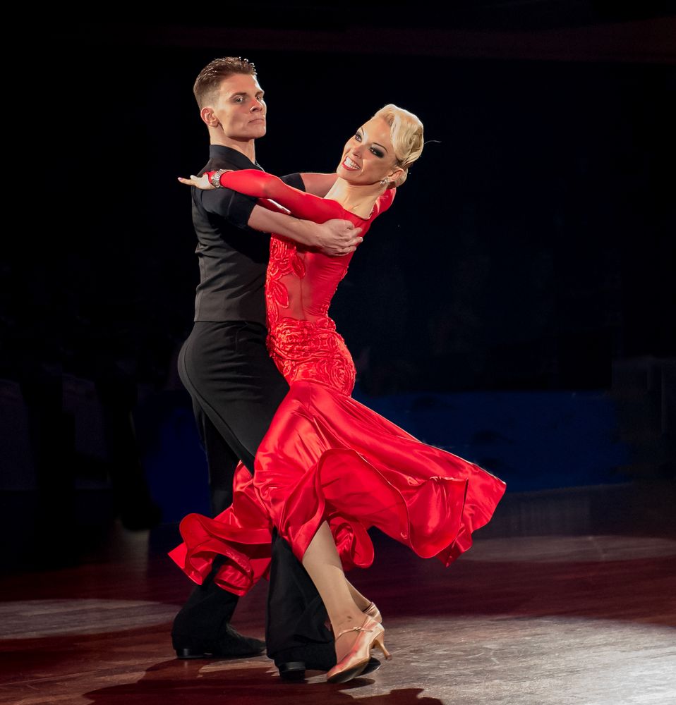 Der Tango, celebriert von Dmitry Zharkov und Olga Kulikova