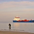 Der Tanker PATEA auf der Kieler Förde