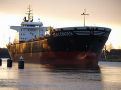 Der Tanker SEACONGER auf dem Nord-Ostsee-Kanal