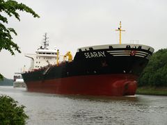 Der Tanker SEARAY auf dem Nord-Ostsee-Kanal.