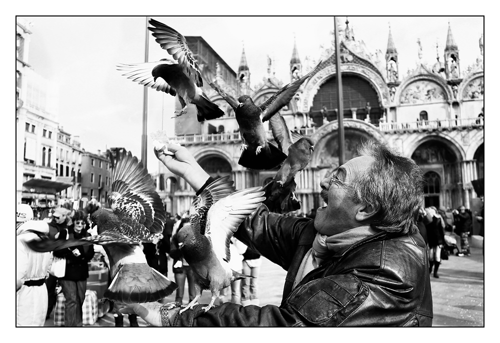 Der Taubenjongleur (Venedig, Markusplatz)