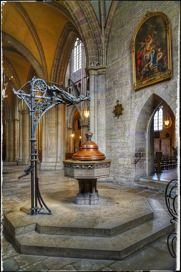 Der Taufstein der Cathédrale Saint-Bénigne, Dijon