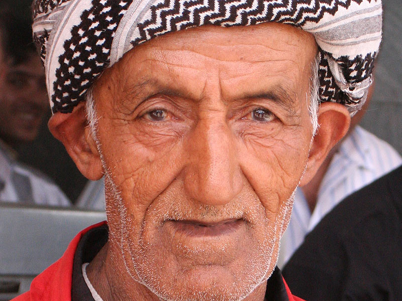 Der Teemann Aus Kurdistan Foto Bild Portrait Portraitfotografie Manner Menschen Bilder Auf Fotocommunity
