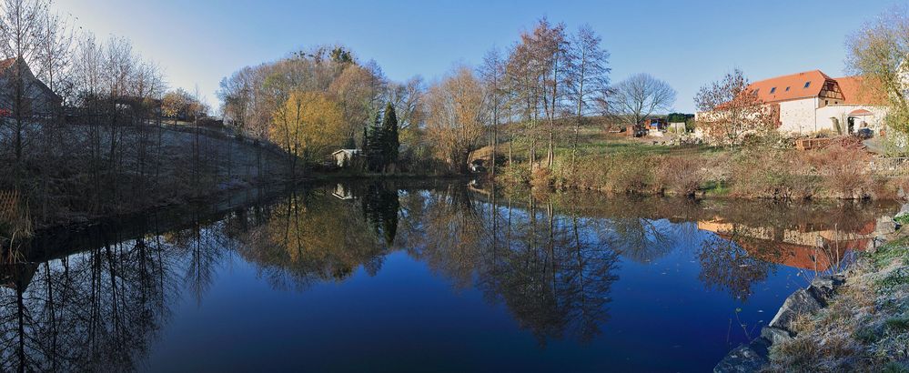 Der Teich in Sürßen , das links der Müglitz auf der Höhe der erste Ort ist und zu Dohna gehört