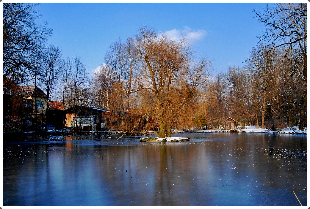 Der Teich war vor einigen Tagen schon mal Eisfrei.....