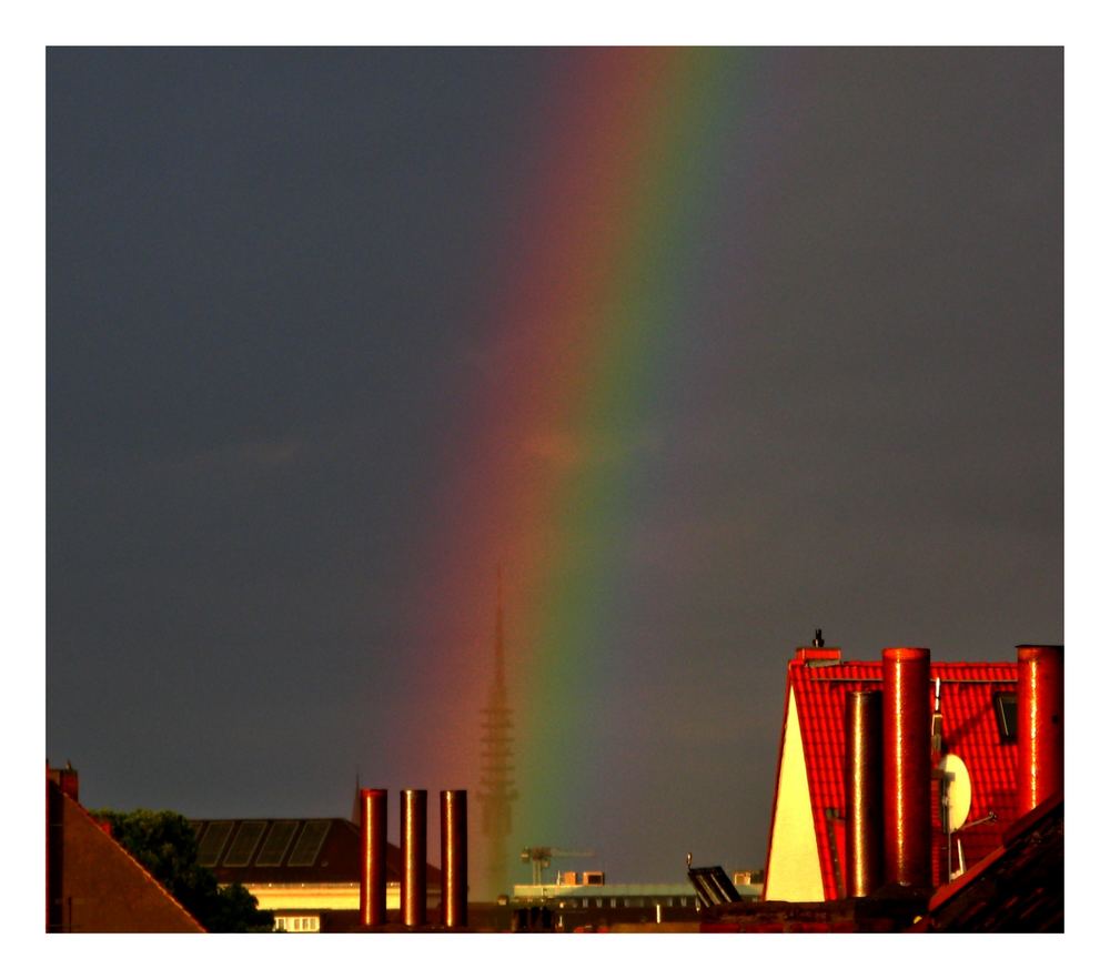 der Telemax aus Hannover, jetzt auch in Regenbogenfarben!