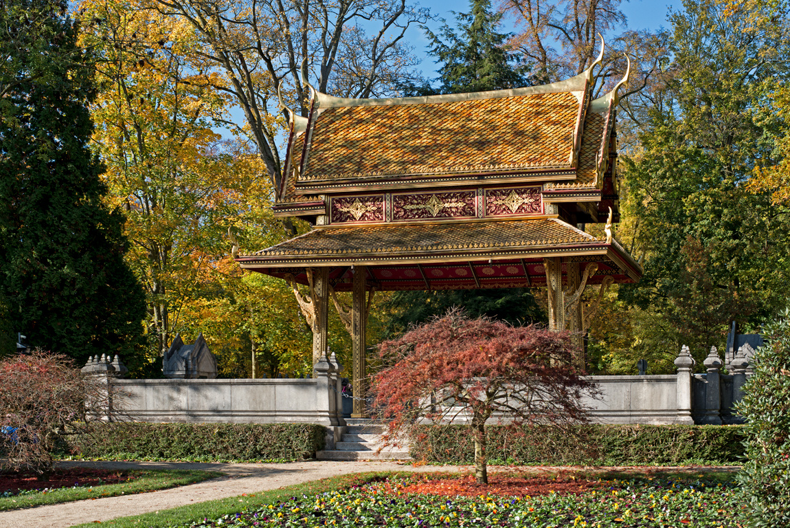 Der Tempel im Herbst