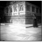 der tempel in bodhgaya, der neben einem nachkömmling des bodhi-baums steht unter welchem der buddha