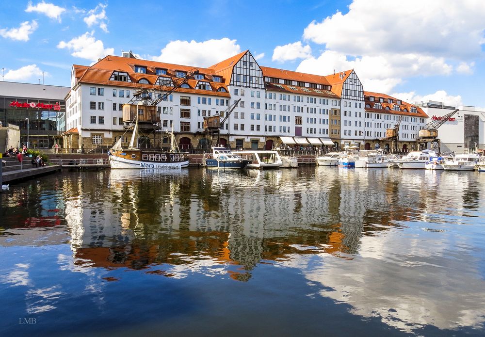 Der Tempelhofer Hafen  Foto Bild architektur 