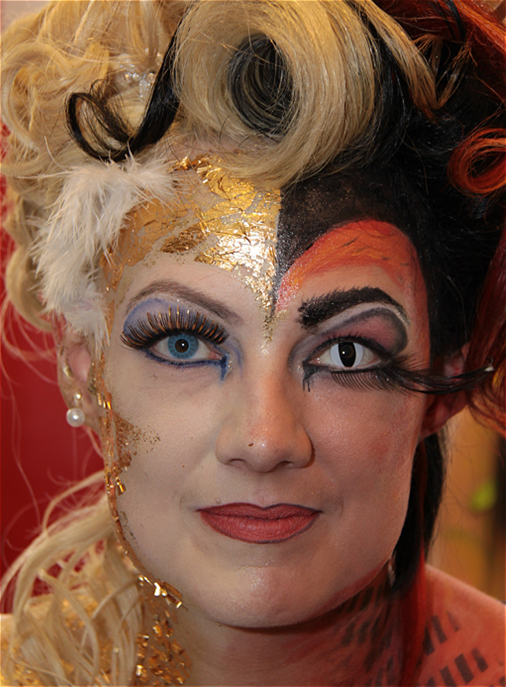 Der Teufel Mit Dem Engel Foto Bild Fashion Make Up Hairstyling Frauen Bilder Auf Fotocommunity