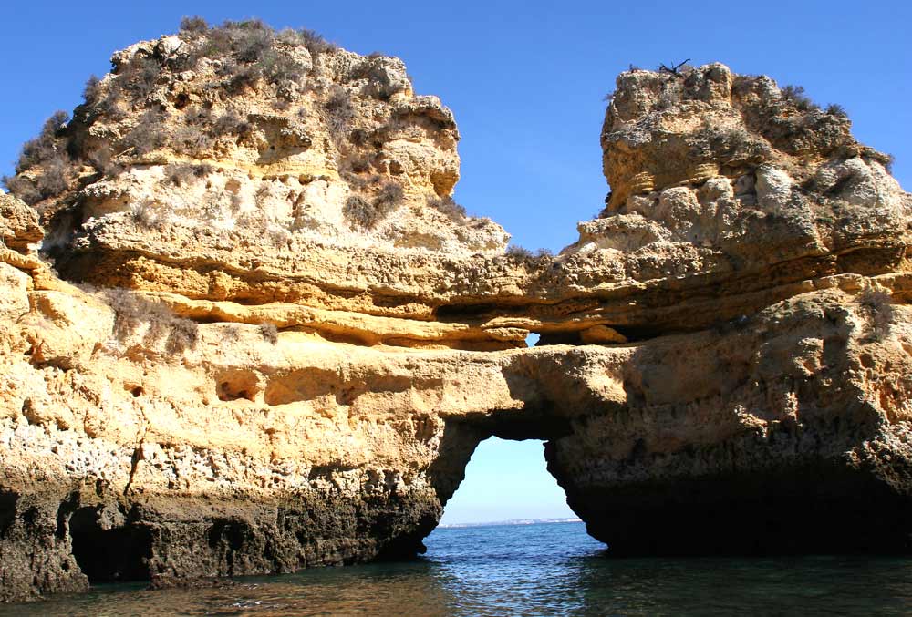 DER TIUMPHBOGEN -PONTA DA PIEDADE-ALGARVE