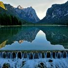 Der Toblacher See (italienisch Lago di Dobbiaco) ist ein kleiner...