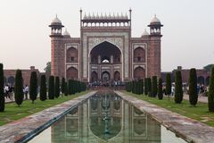 Der Torbau beim Taj Mahal