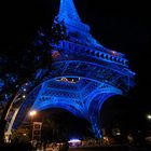 Der Tour Eiffel war schon am Tag vor der Feier blau ... II