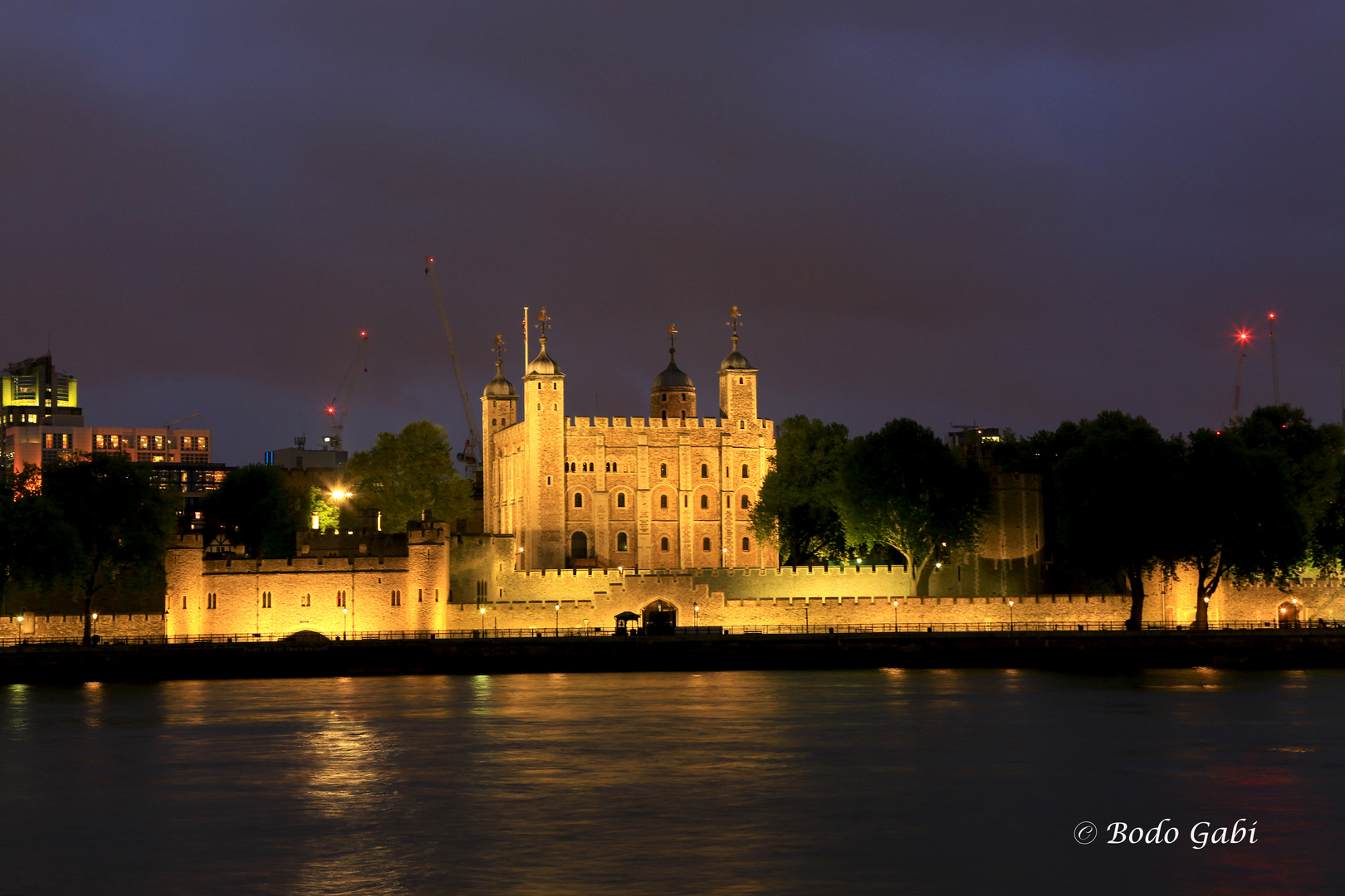 Der Tower bei Nacht