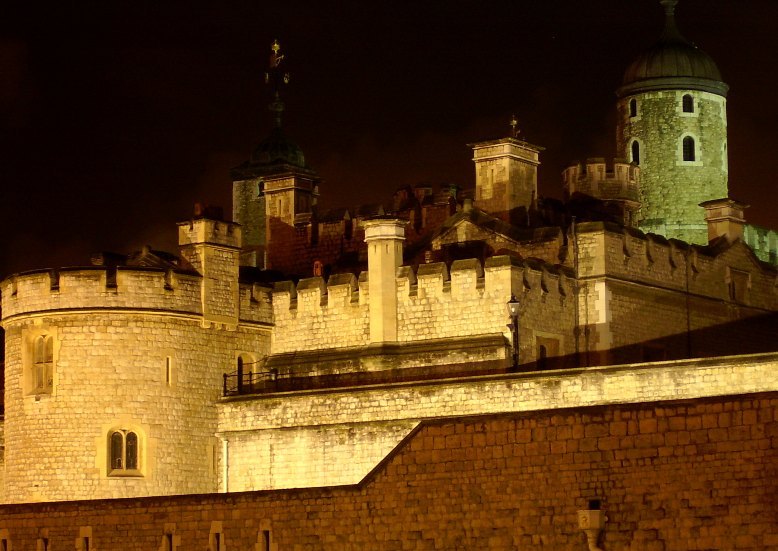 Der Tower bei Nacht