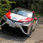 Der Toyota Mirai fährt mit Wasserstoff