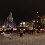 Der Trompeter auf dem Weihnachtsmarkt