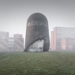 - Der Trudelturm im Nebel -