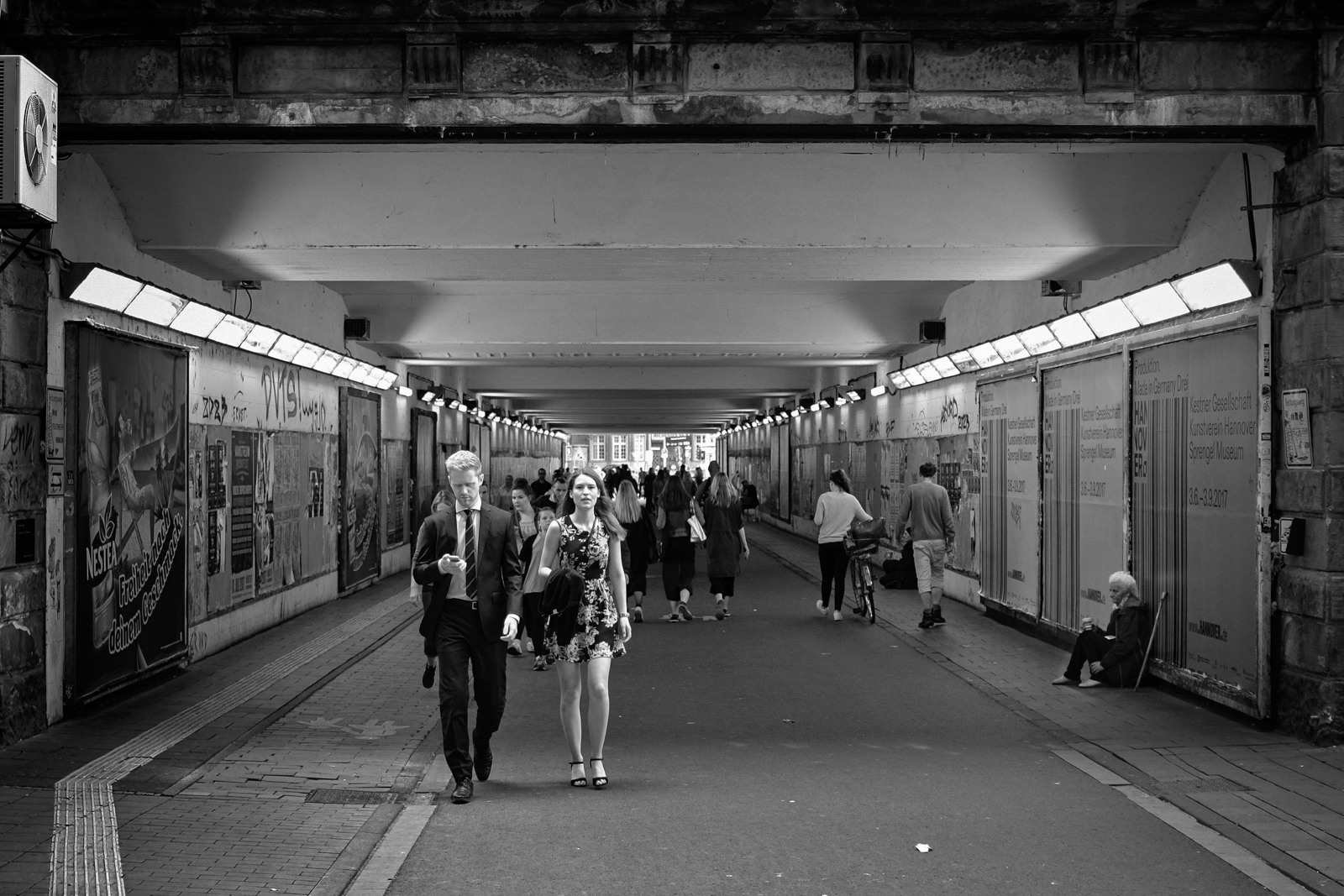 Der Tunnel 1 Foto & Bild streetfotografie mit menschen, street