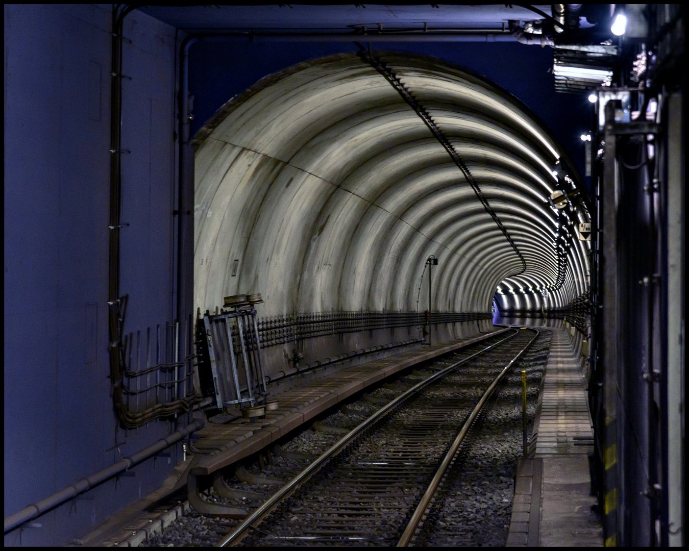 Der Tunnel Foto & Bild world, münchen, bayern Bilder auf