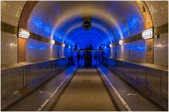 der Tunnel wird blau