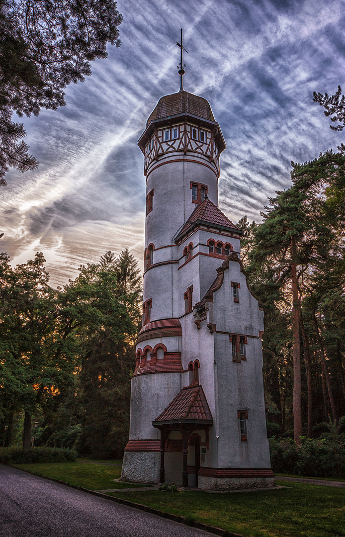 der Turm auf dem Ohlsdorfer Friedhof