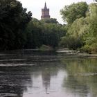 Der Turm der Schwanenburg im Spiegel des Wassers