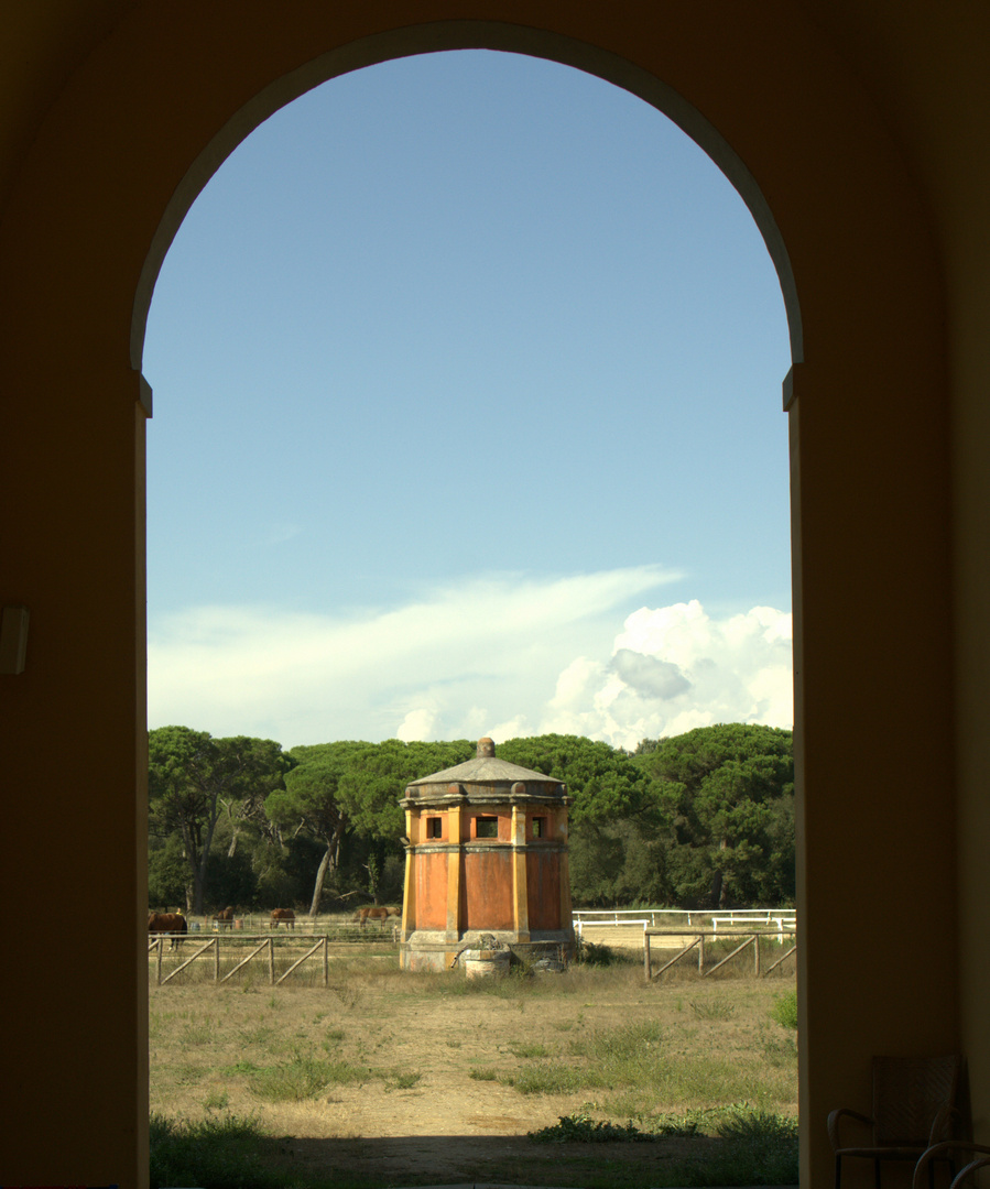 Der Turm im Bogen