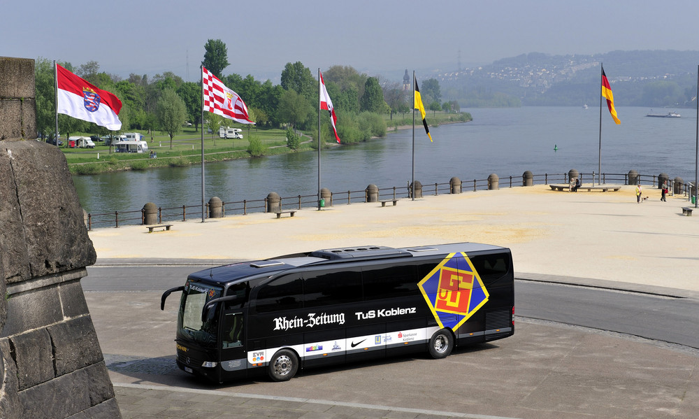 Der TUS-Bus von BOHR auf dem Deutschen Eck in Koblenz