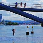 Der über das Wasser geht