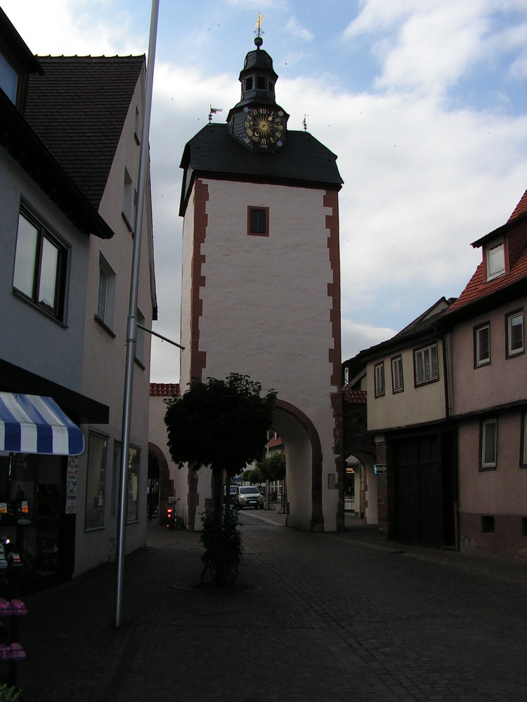 Der Uhrturm in Obernburg
