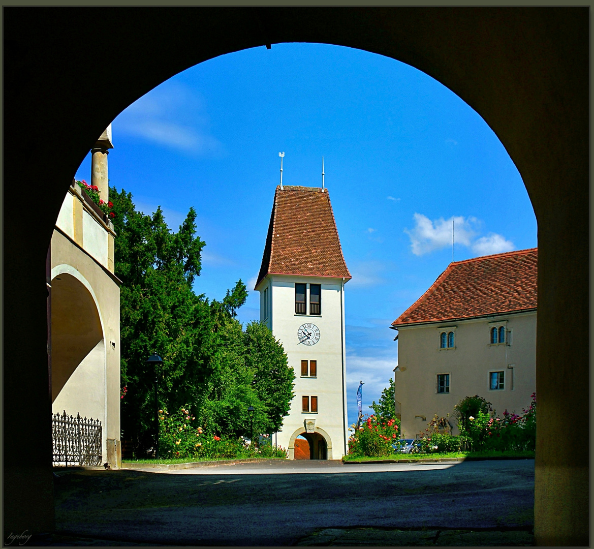 der Uhrturm von Schloss Seggau