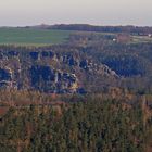 Der umgekehrte Blick von der Festung Königstein zur Bastei...