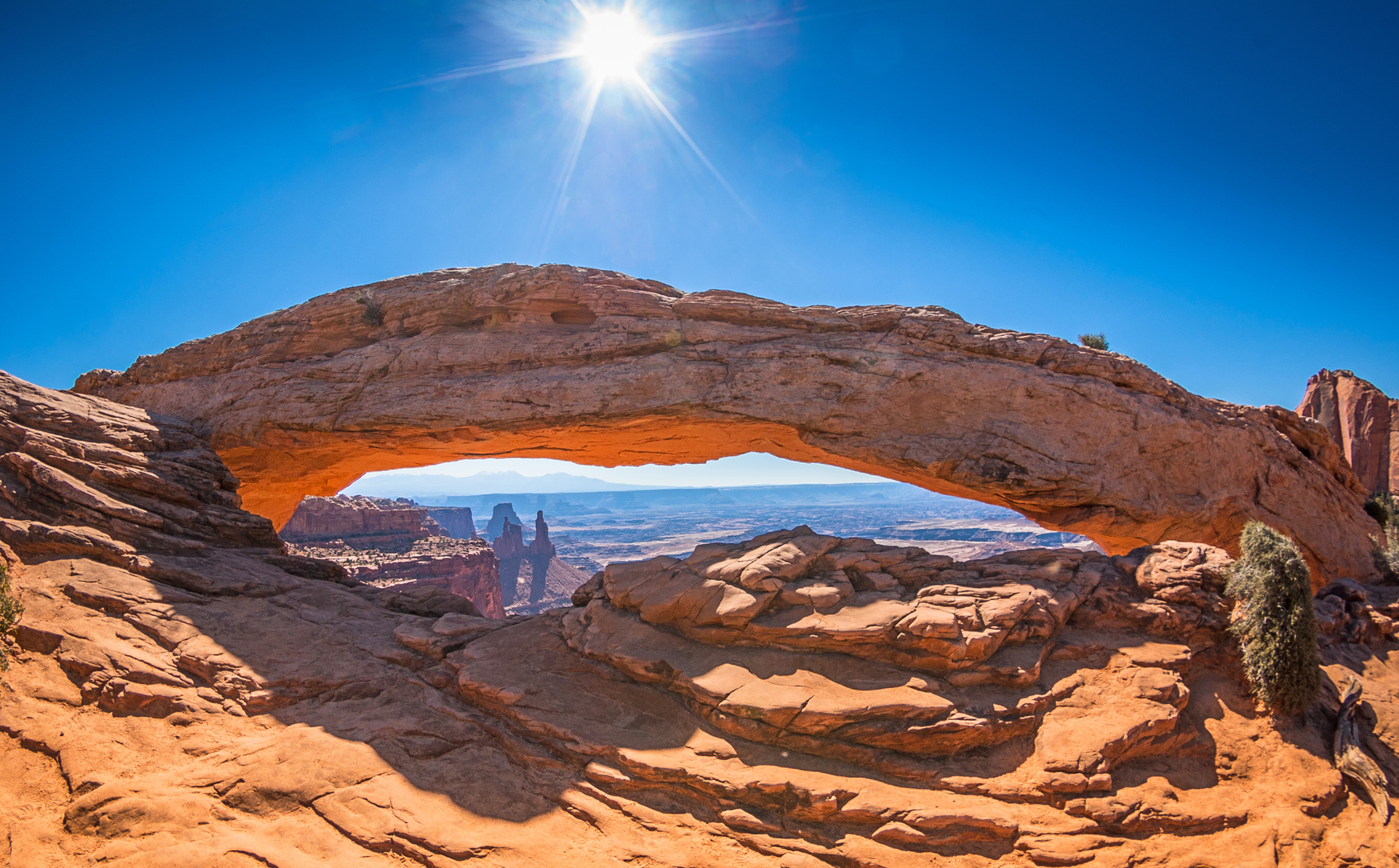 Der "unbekannte" Mesa-Arch am Mittag