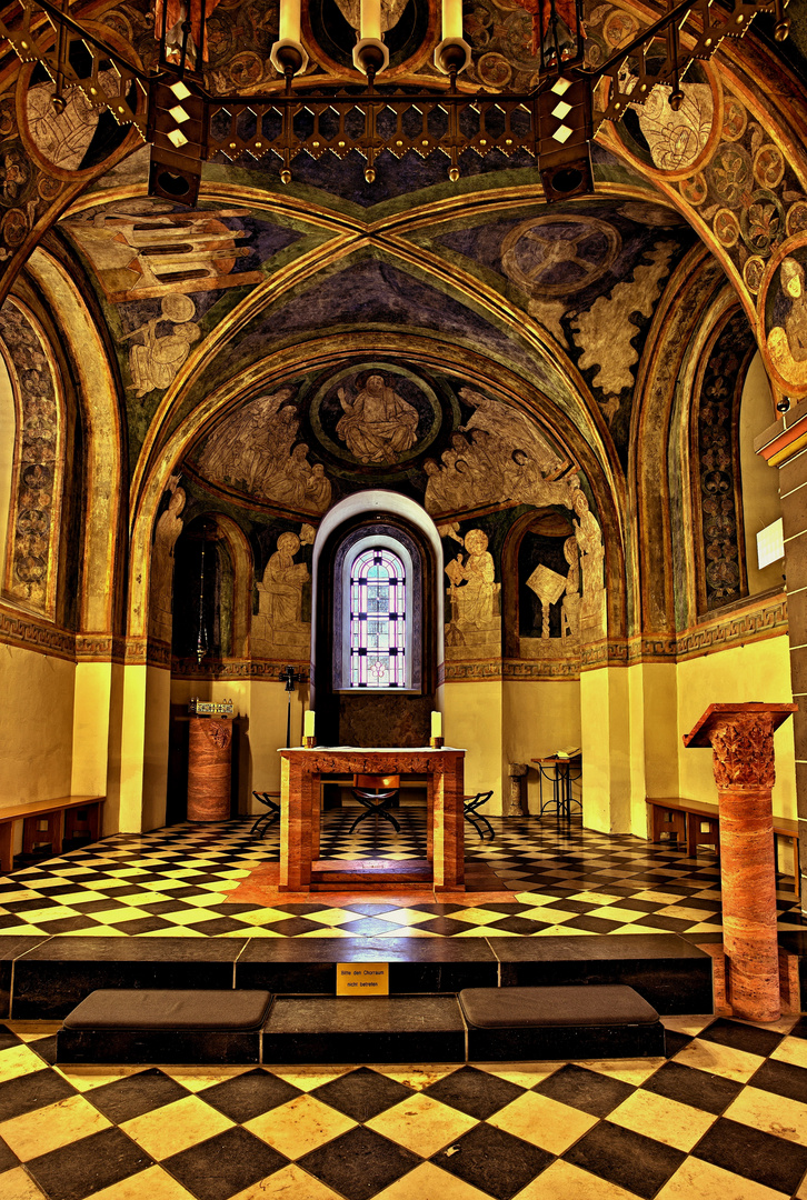 der untere Altarraum der Doppelkirche Bonn