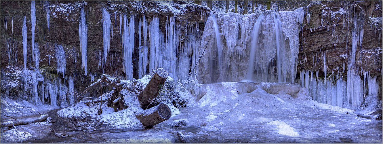 Der untere Wasserfall in der Hörschbachschlucht...