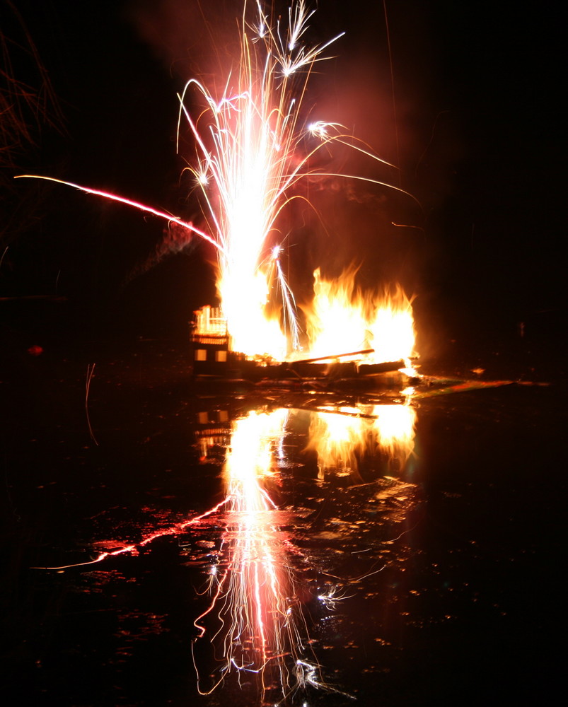 Der Untergang der Chivas Regal - Feuerwerk