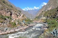 Der Urubamba-Fluss am Beginn des Inka-Trails in Peru