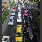 Der Verkehr in Bangkok ...