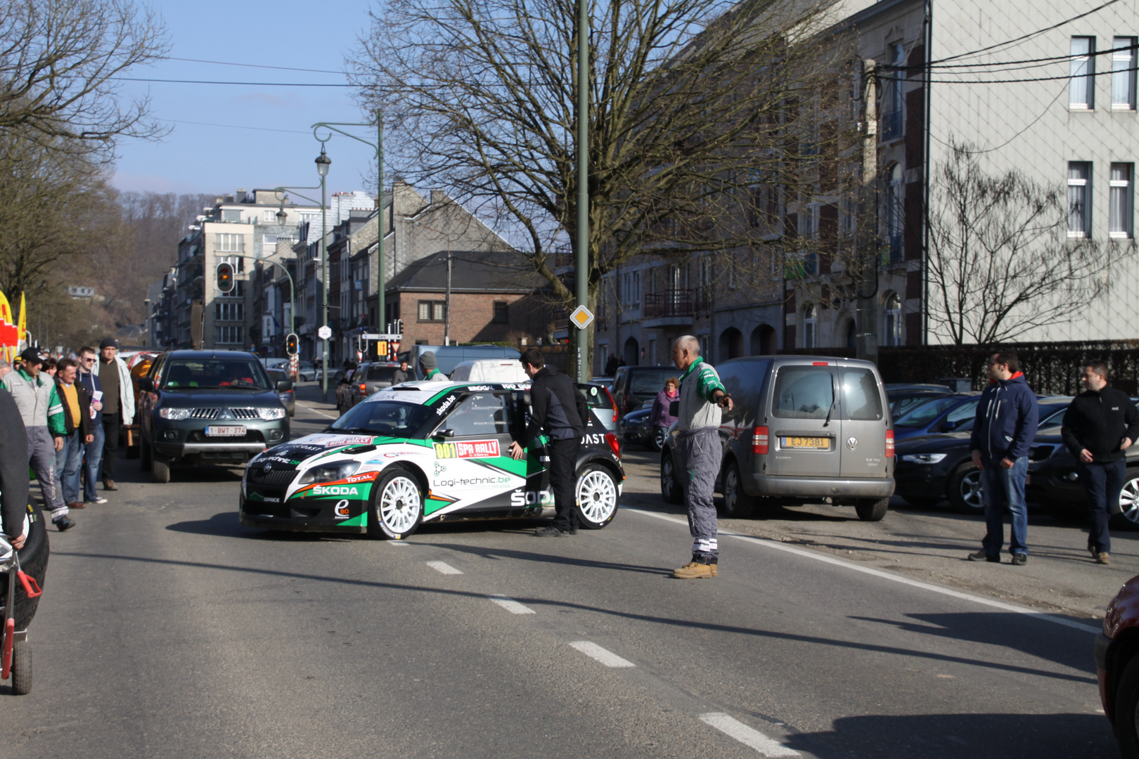 Der Verkehr kommt zum Stillstand ....