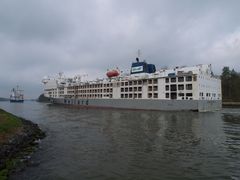 Der Viehtransporter OCEAN OUTBACK auf dem Nord-Ostsee-Kanal.