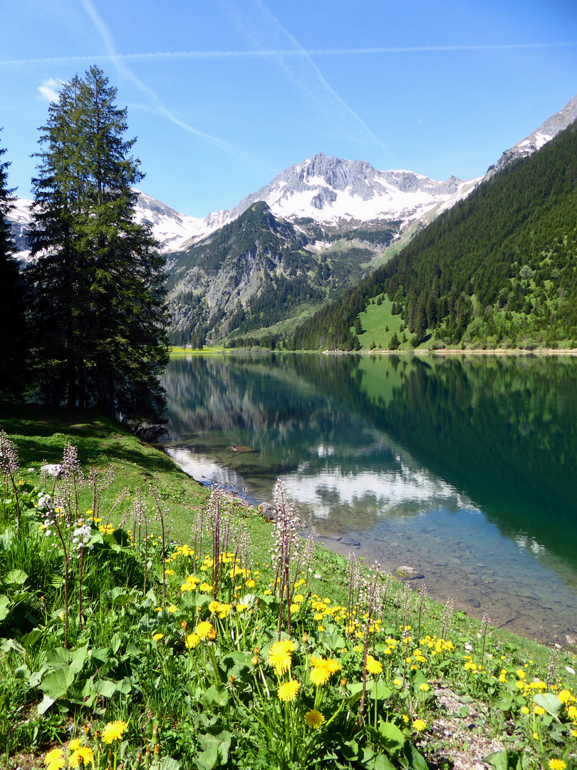 Der Vilsalpsee im Frühling