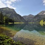 Der Vilsalpsee im Tannheimer-Tal..................