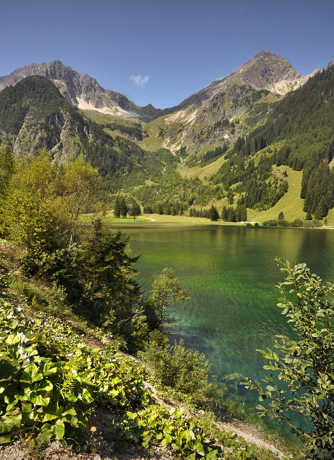 Der Vilsalpsee im Tannheimer-Tal.........................