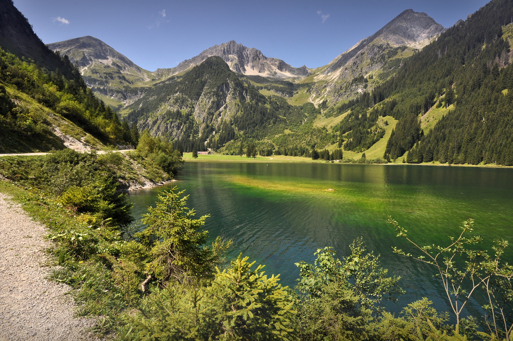 Der Vilsalpsee im Tannheimer-Tal........................