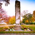 Der Volkstrauertag Mahnmal im Rheinpark Wesseling. 