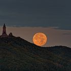 Der Vollmond rollt vom Kyffhäuser